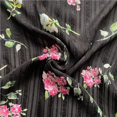 Jacquard de seda de ratlles negres